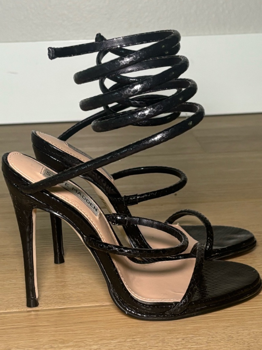 Steven Madden Wrap Around Ankle Heel - Picture 2 of 3